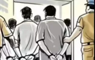 Gang Arrested : थेरगावात खळबळ! खुनाचा कट रचणाऱ्या टोळीचा पर्दाफाश; पिस्तुल आणि कोयते जप्त