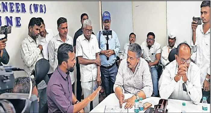 Pune District : रोहित पवारांच्या आक्रमकतेने प्रशासनाची नरमाई