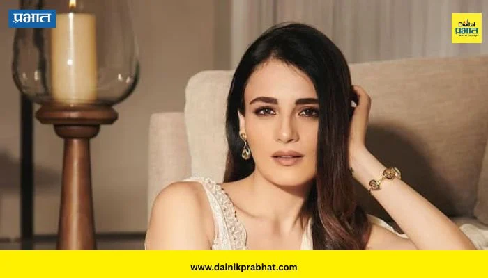Radhika Madan : एकामागून एक फ्लॅाप चित्रपट; तरीही बॅालिवूडमध्ये नाव! असा आहे अभिनेत्री राधिका मदानचा थक्क करणारा प्रवास…
