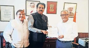 Pune District : साखर उद्योगाला दिलासा मिळणार ? केंद्रीय सचिव चोप्रा यांच्याशी हर्षवर्धन पाटील यांची चर्चा