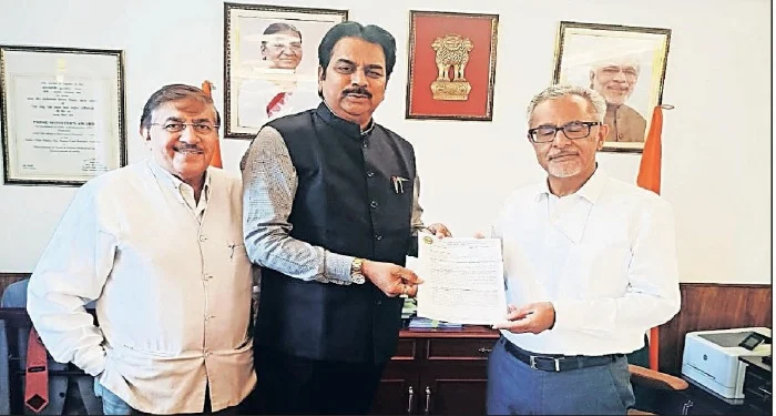 Pune District : साखर उद्योगाला दिलासा मिळणार ? केंद्रीय सचिव चोप्रा यांच्याशी हर्षवर्धन पाटील यांची चर्चा