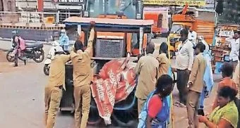 Pune District : चाकण नगरपरिषदेची अतिक्रमणाविरोधात मोहीम