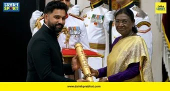 Rohit Padma Shri : राष्ट्रपती भवनात क्रीडा ताऱ्यांचा महागौरव! रोहित शर्मासह हॉकीपटू सविता पुनियाला 'पद्मश्री' पुरस्कार प्रदान