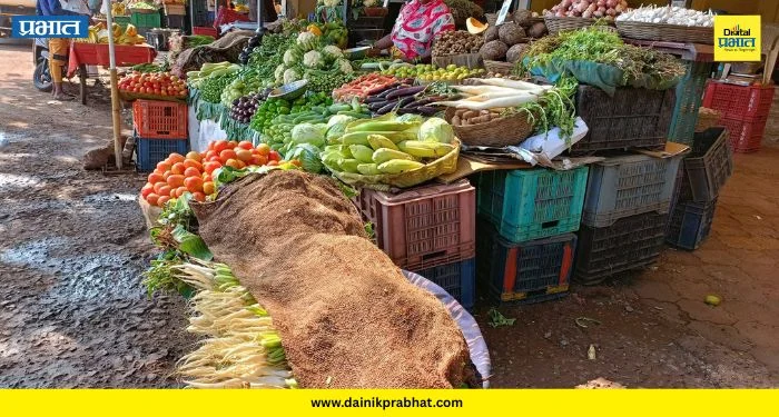 Satara Fruit Market : मोठ्या फळ विक्रेत्यांची मुजोरी! डोंगरदऱ्यांतून रानमेवा आणणारे गोरगरीब विक्रेते मात्र वाऱ्यावर