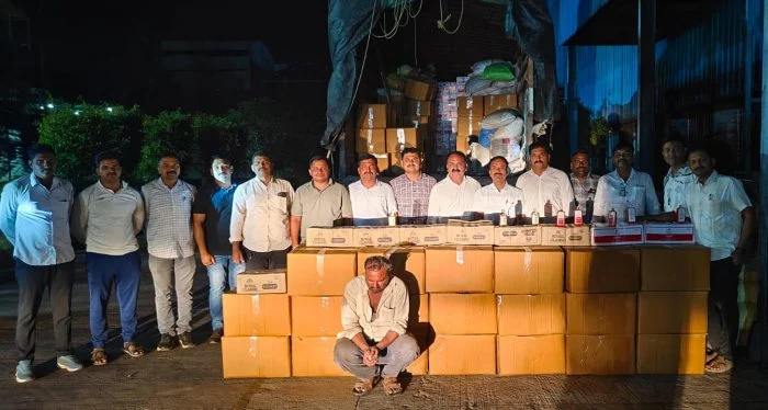 Lonand News: लोणंदमध्ये दोन कोटींचा परराज्यातील मद्यसाठा जप्त; मध्यप्रदेशातील चालक अटकेत
