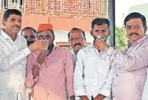 Malavali : ग्रामपंचायतीच्या आश्वासनानंतर आंदोलन मागे; मळवलीतील प्रलंबित प्रश्नांसाठी उपोषण