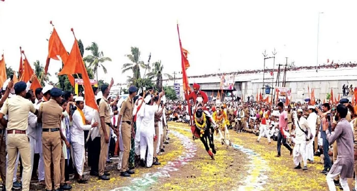 Pune District : अश्व धावे गोलात ! रिंगण रंगले भक्ती रसात!