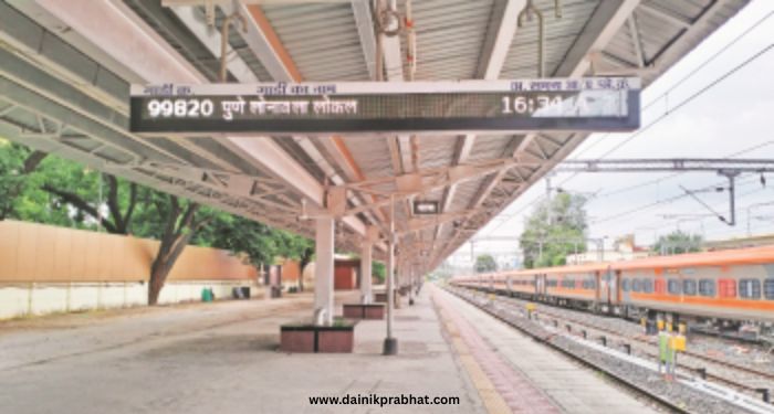 Khadki railway station 1