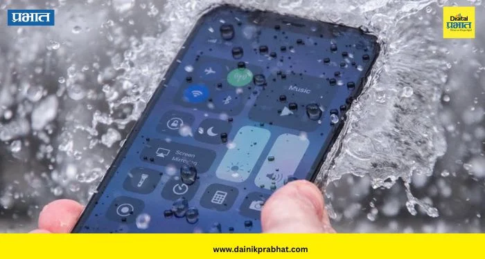 Wet Phone Tips: पावसात फोन भिजला? घाबरू नका! या ‘७’ सोप्या टिप्स पाळा आणि वाचवा आपला महागडा फोन