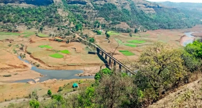 Pune District : डिंभे धरणातील जलसाठा तळाला: पाणी नियोजनाचे आव्हान