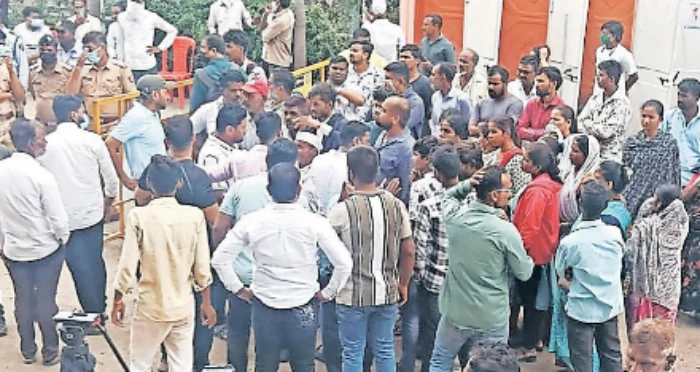 Moshi Accident : नातेवाईक शोकसंतप्त; चार दिवसाची प्रतिक्षा अखेर हाती मृतदेह