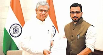 Pune District : पुणे-नाशिक रेल्वे जुन्याच मार्गाने व्हावी; खासदार डॉ. अमोल कोल्हे यांची रेल्वेमंत्री अश्विनी वैष्णव यांच्याकडे मागणी