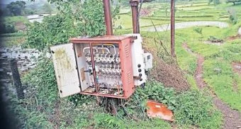 Bhor News : महुडे विभागात ९ पैकी ८ रोहित्रे उघडीच