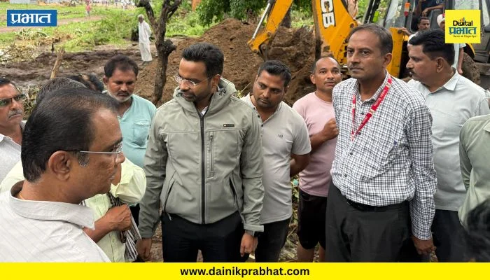 Jalgaon News : अतिवृष्टीग्रस्त देवगाव-मुंदाणेची जिल्हाधिकाऱ्यांकडून पाहणी; नुकसानीचा घेतला आढावा