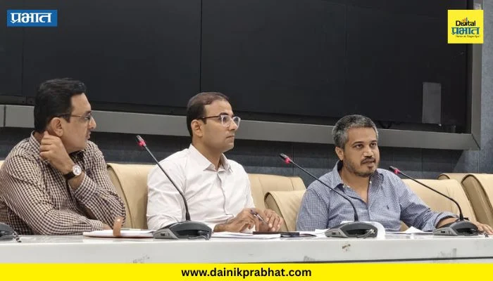 Jamkhed News : कर्जत-जामखेडच्या प्रलंबित प्रश्नांसाठी आमदार रोहित पवारांचा ‘ॲक्शन मोड’; जिल्हाधिकारी पंकज आशिया यांच्यासोबत विविध विषयांवर 4 तास बैठक