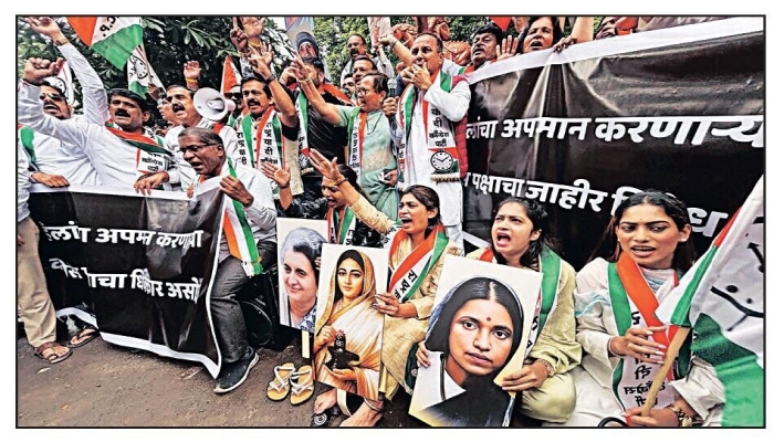 pune: काँग्रेस भवनसमोर राष्ट्रवादी काँग्रेस आक्रमक