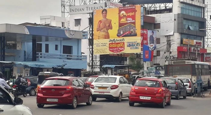 Hoardings : होर्डिंग्जविरोधात पीएमआरडीएचा हातोडा, पण कारवाईचा वेग संथ!
