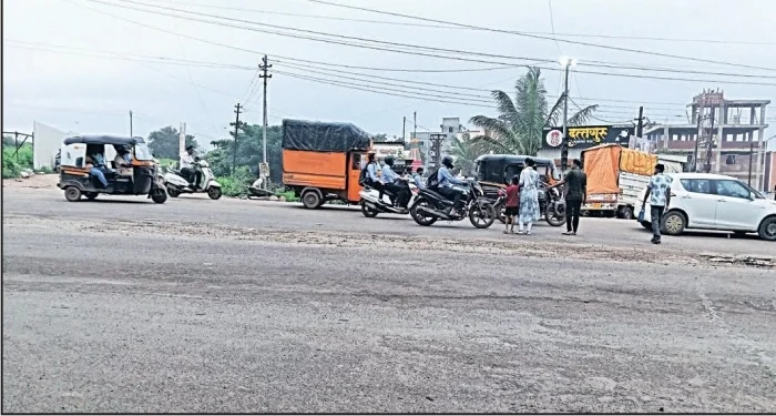 Pune District : पुणे-नाशिक महामार्गावरील वाहतूक नियोजनाचा बोजवारा