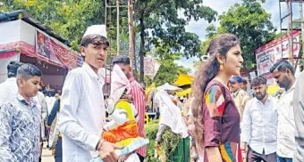 Pune District : सासवडमध्ये एक कोटींची उलाढाल