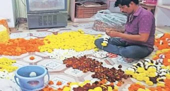 Pune District : गणेशोत्सवाच्या पार्श्वभूमीवर फूल बाजार उजळला; झेंडू, शेवंती अन् गुलछडीच्या दरात मोठी वाढ