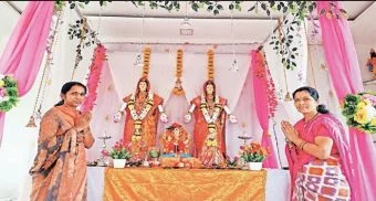 Indapur : गौरी आगमनाने रेडा गावात भक्तीचा जागर