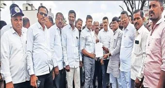 Pune District : दिवसा वीजपुरवठ्यासाठी शेतकर्यांचा रास्ता रोको
