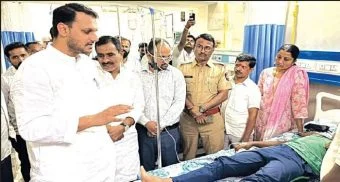 Baramati News : युगेंद्र पवार यांच्याकडून विद्यार्थ्यांची विचारपूस