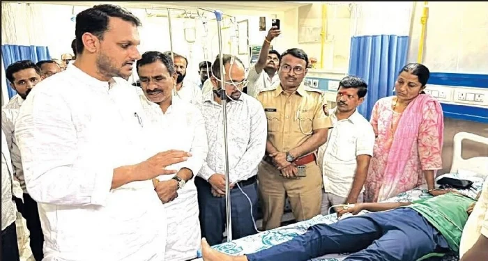 Baramati News : युगेंद्र पवार यांच्याकडून विद्यार्थ्यांची विचारपूस