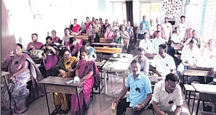 Pune District : शिक्षकांवरील कारवाईविरोधात आंदोलन