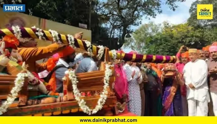 Kolhapur : ढोल-ताशांचा गजर अन् ‘बाप्पा मोरया’चा जयघोष; कोल्हापूरातील मानाचा गणपती दिमाखात मार्गस्थ