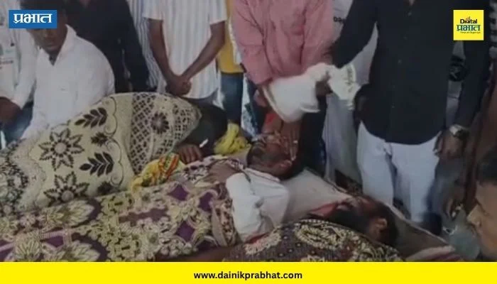 Adivasi Kranti Sena : धुळ्यात आदिवासी क्रांती सेनेचे आमरण उपोषण; उपोषणकर्त्याची प्रकृती बिघडल्याने रुग्णालयात दाखल