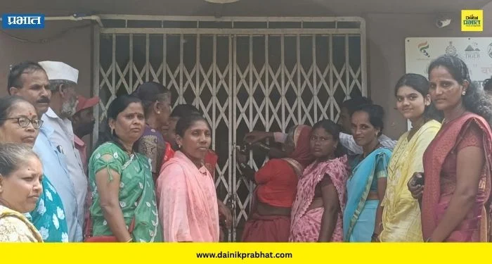 Koynanagar : मळे- कोळणे- पाथरपुंज ग्रामस्थ आक्रमक; वन्यजीव विभागाच्या कार्यालयांना टाळे, पुनर्वसनासाठी रास्ता रोको