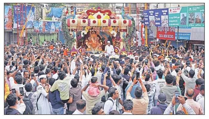Dagdusheth Ganpati: दगडूशेठ गणपती प्रेम मंदिरात विराजमान