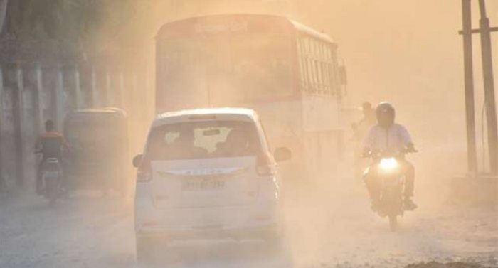 Industrial city : धुळीच्या विळख्यात उद्योगनगरी; बांधकामांच्या प्रदूषणाने श्वास कोंडला