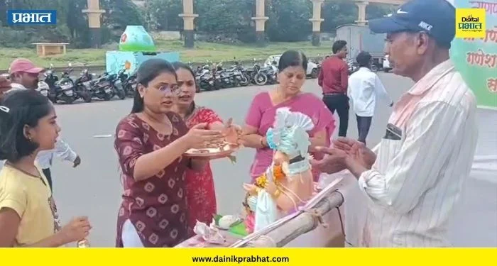 Ganesha in Pune : पुण्यात घरगुती गणपतींचे विसर्जन ; कृत्रिम आणि खुल्या हौदांवर भाविकांची गर्दी