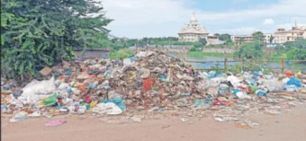 Indrayani Bridge: पवित्र इंद्रायणीच्या पुलावरच कचऱ्याचे साम्राज्य!