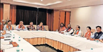 Pune Graduate constituency Election 2026: पुणे पदवीधरच्या जागेवरून महायुतीत मिठाचा खडा?