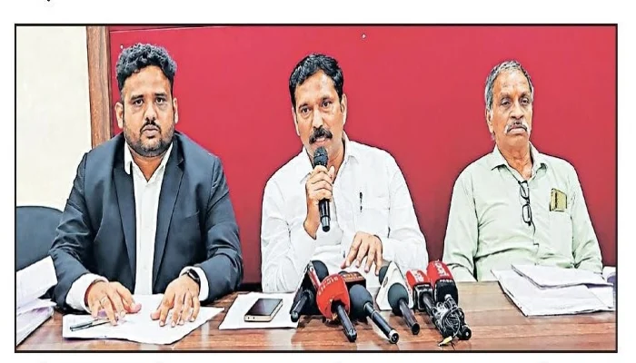 PMRDA: पीएमआरडीएला टाळे ठोकण्याची वेळ