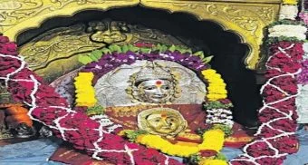 Shirur : नऊ रंगांत नटली येमाई माता