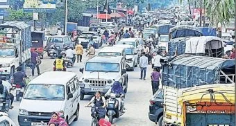 Rajgurunagar : वाडा रस्त्यावर अपघातांचा धोका वाढला
