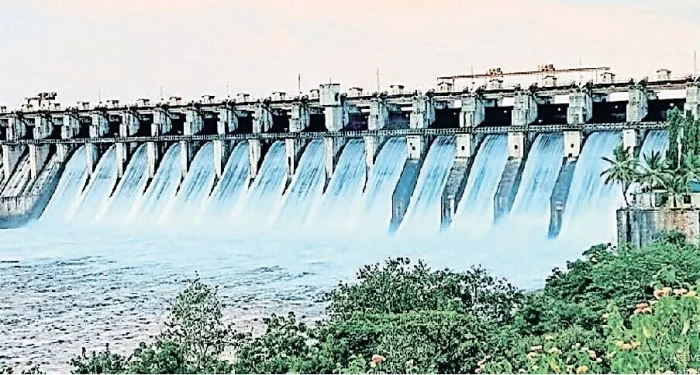 Indapur : उजनीच्या पाण्यावरून इंदापूरमध्ये संघर्षाची ठिणगी