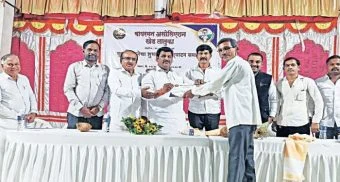 Rajgurunagar : वायरमननी संघटित होऊन ग्राहकांना सेवा द्यावी – आमदार काळे