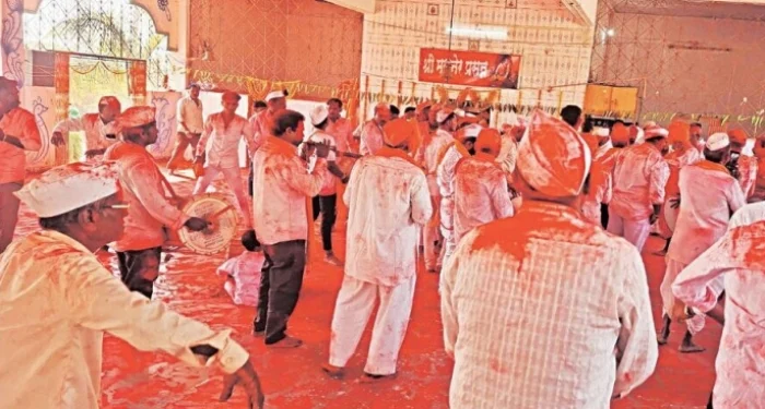 Purandar : ढोलांच्या तालात ‘गजेघाय’ खेळाचा आनंद