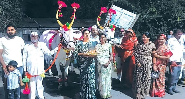 Pune District : दुष्काळाच्या झळा बैलपोळ्यावर