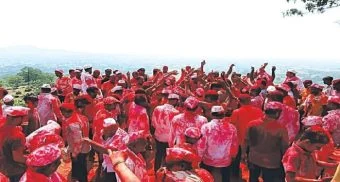 Purandar : परिंचे येथील नाथ डोंगरावर रंगला छबिना