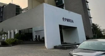 PMRDA : अंतर्गत रस्ते प्राधिकरणाच्या ताब्यात देणे बंधनकारक; रस्ते अडवणाऱ्या विकसकांना पीएमआरडीएचा दणका