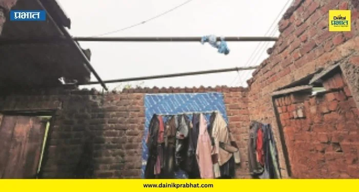 Rain Damage: केळवलीत परतीच्या पावसाचा तडाखा! काही मिनिटांत उडाली घरांची छपरे; नागरिक उघड्यावर