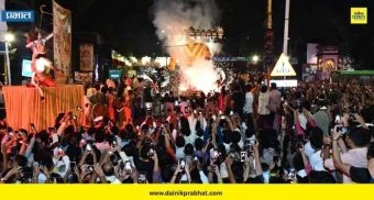 Mahalaxmi Temple Pune : पुण्यात श्री महालक्ष्मी मंदिरातर्फे 25 फूट प्रतिकात्मक रावणाचे दहन; सामाजिक समस्यांविरोधात संदेश
