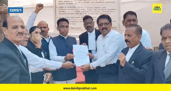 Satara News : वकिलांच्या संरक्षणासाठी साताऱ्यात बेमुदत धरणे आंदोलन; महाराष्ट्रभरातून पाठिंब्याचा ओघ!