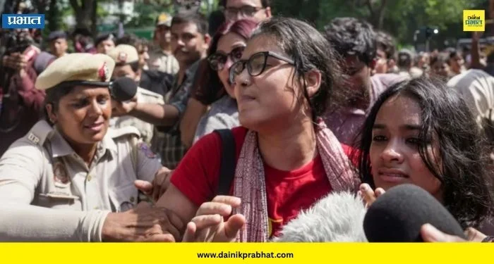 Protest Against Gyanesh Kumar : माजी मुख्यमंत्री आतिशी, योगेंद्र यादव, नेहा बोरा यांच्यासह 500 जण पोलिसांच्या ताब्यात, मुख्य निवडणूक आयुक्तांविरूद्ध आंदोलन